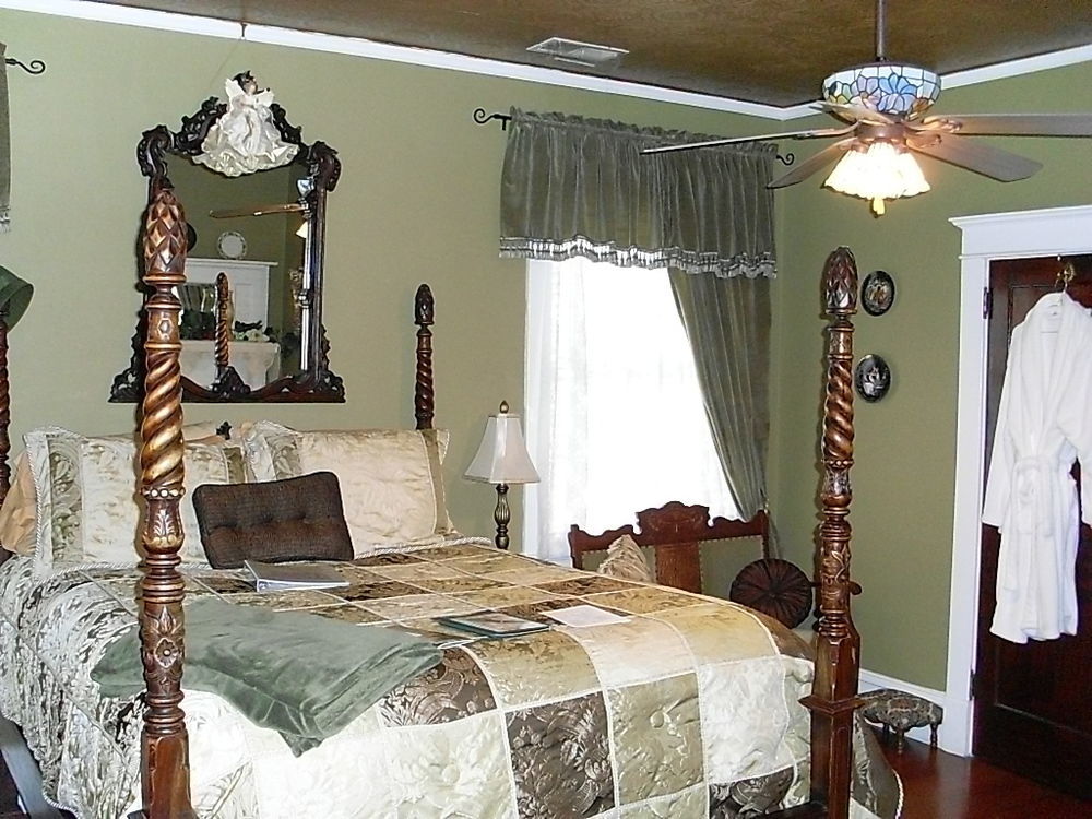 The Inn On Front Street Statesville Exterior foto